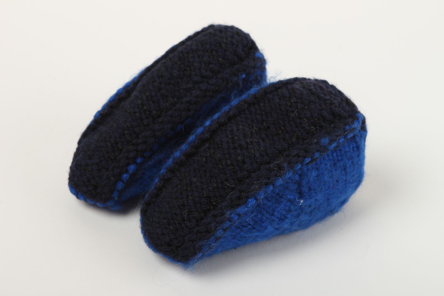 Тапочки ручной работы домашние тапочки синие с черным детские тапочки спицами фото 4