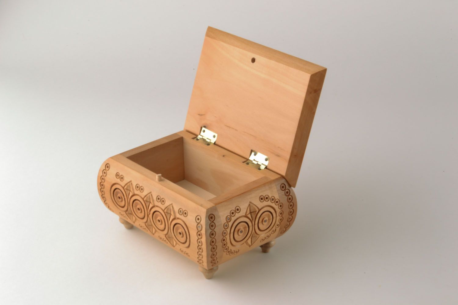 Caixinha de madeira de pereira feita à mão para jóias  foto 5