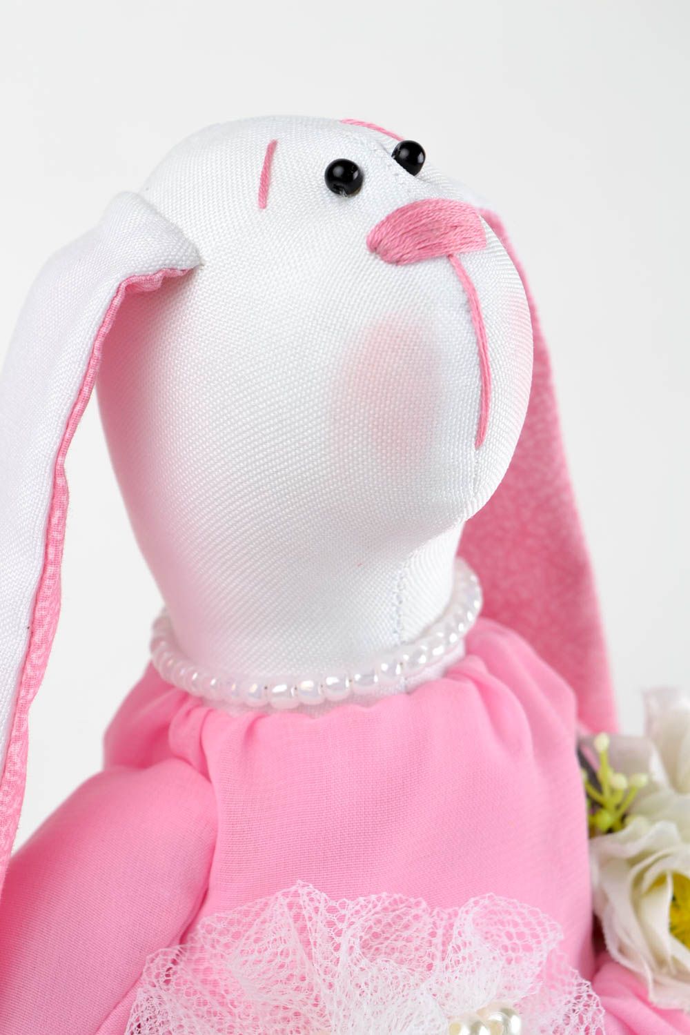 Poupée lapin en robe rose Jouet fait main textile design Cadeau pour fille photo 4