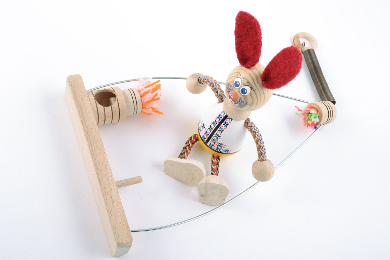 Деревянная игрушка зайка на лавке ручной работы с росписью эко-красками детская фото 5