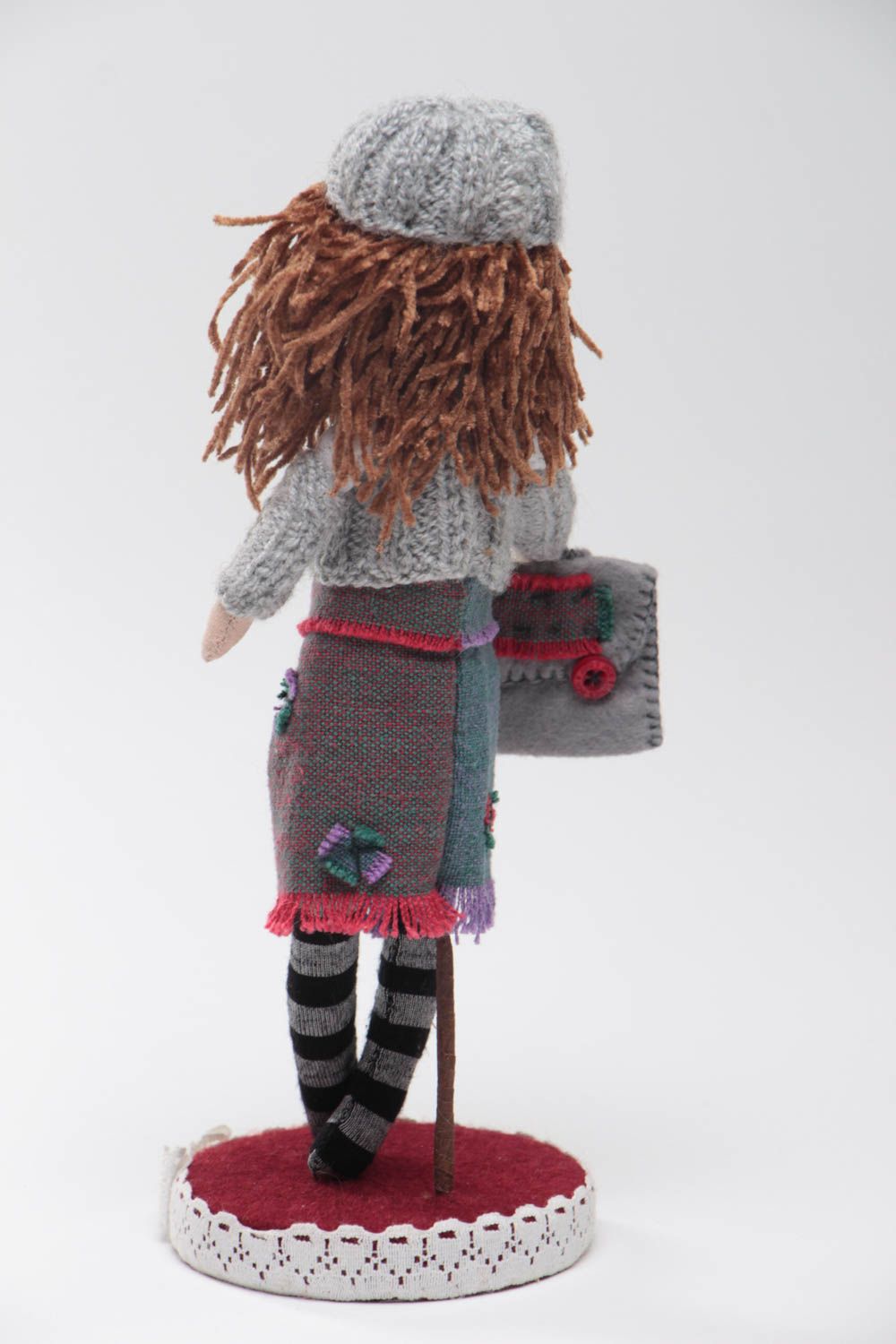 Милая кукла для интерьера пошитая вручную из хлопка Модница на подставке хенд мейд фото 4