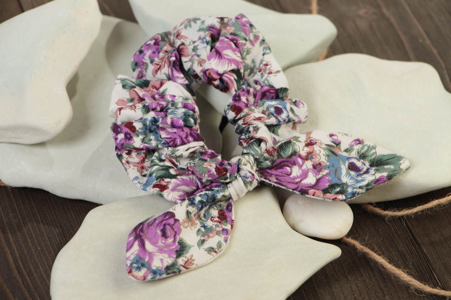 Decorative handmade viscose fabric hair band with violet floral pattern with bow photo 1