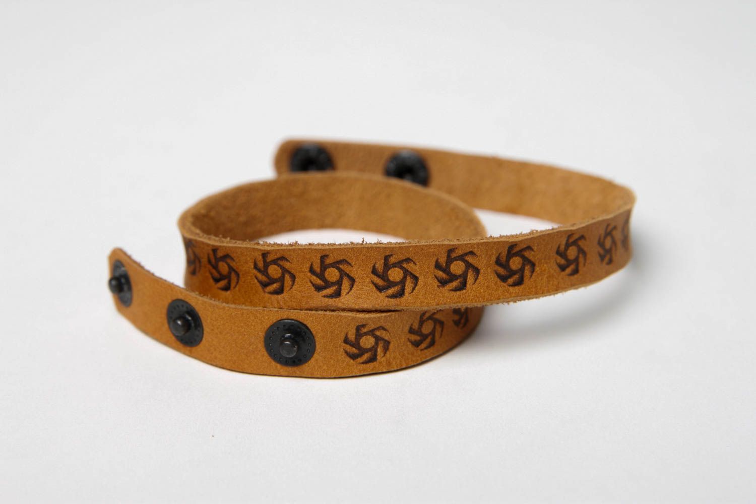 Stamped Leather & Black Horse Hair Bracelet With Metal Accents - Lilac –  Indian Traders (L7 Enterprises)