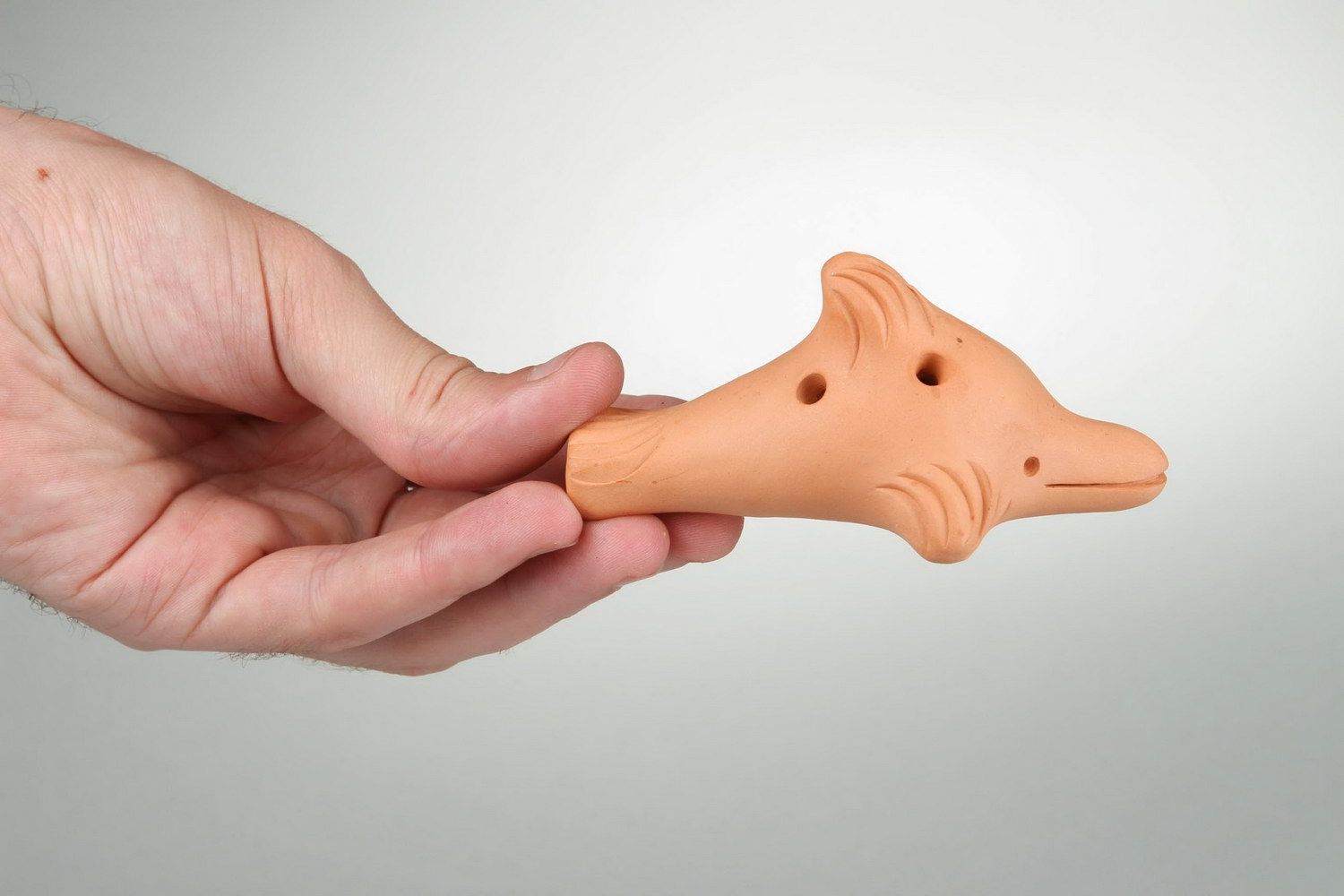 Keramische Lippenpfeife Delphin, Musikinstrument und Kinderspielzeug foto 3