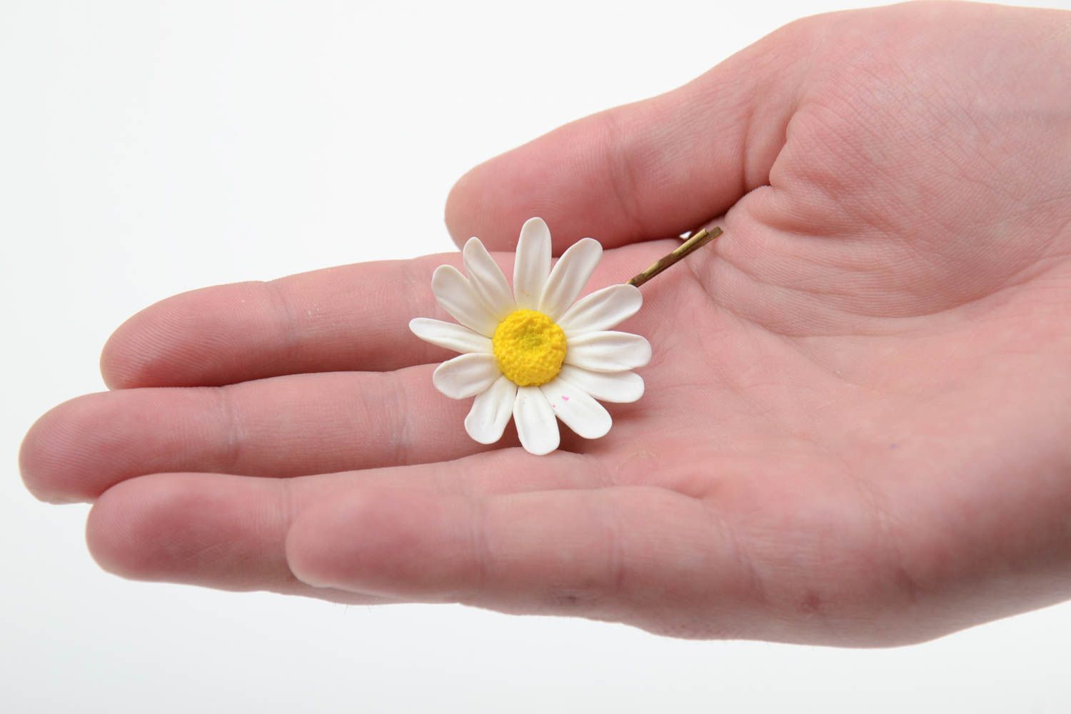 Handmade decorative metal hair pin with tender cold porcelain chamomile flower photo 2