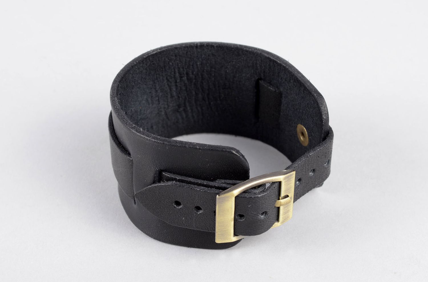 Bracelet large en cuir naturel Bijou fait main noir design Accessoire femme photo 3