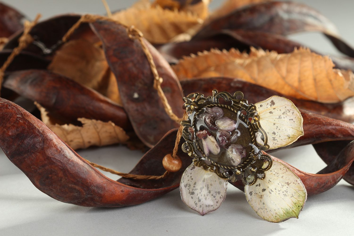 Handmade epoxy resin jewelry botanic pendant stylish jewelry present for girls photo 1