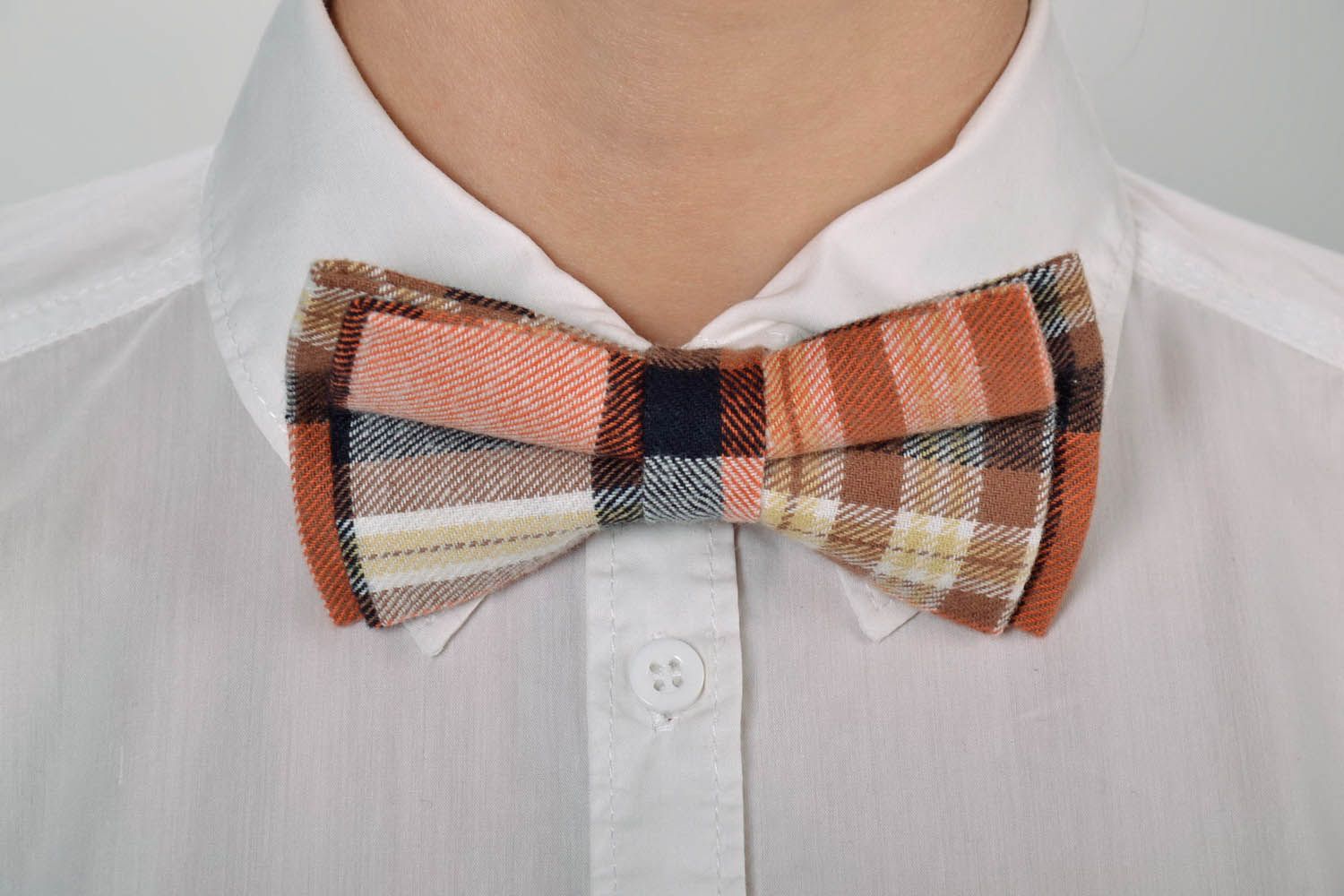 Chequered bow tie photo 5