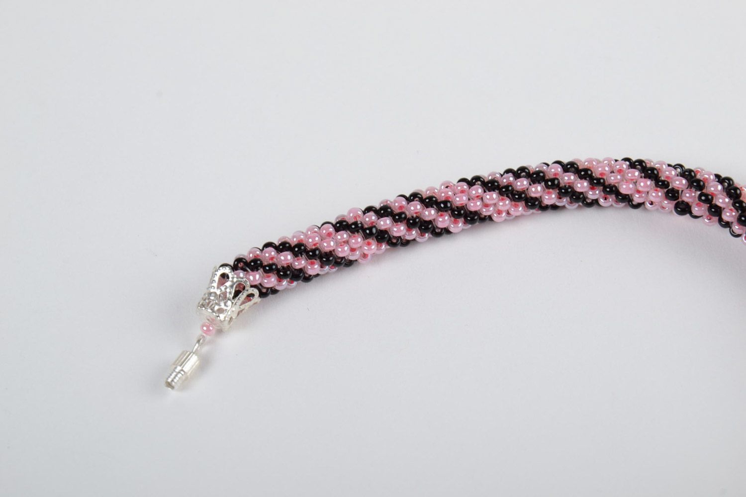 Joli bracelet en perles de rocaille tchèques rose et noir fait main pour femme photo 3