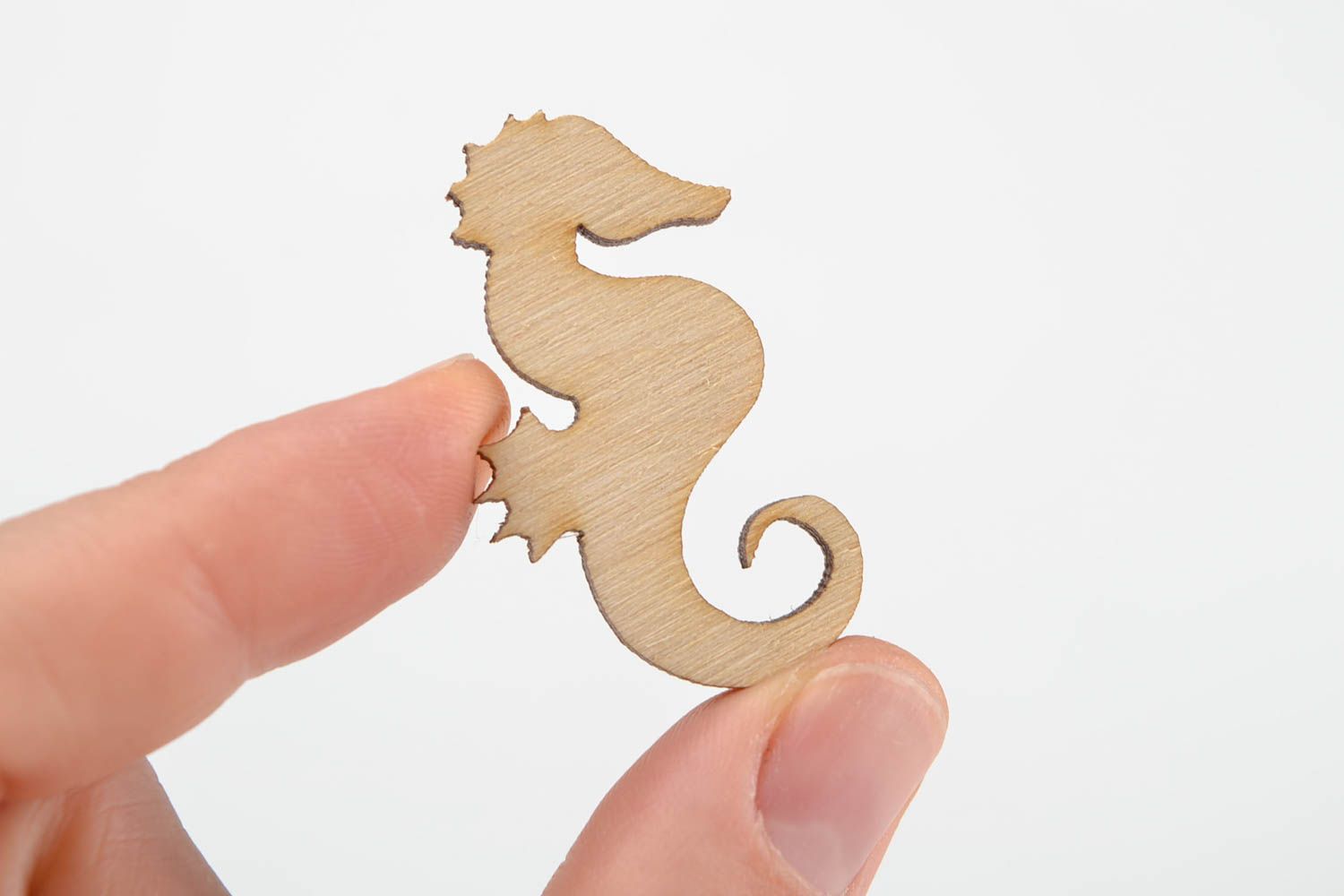 Handgemachte kleine Figur zum Bemalen  Miniatur Figur Holz Rohling Seepferd foto 2