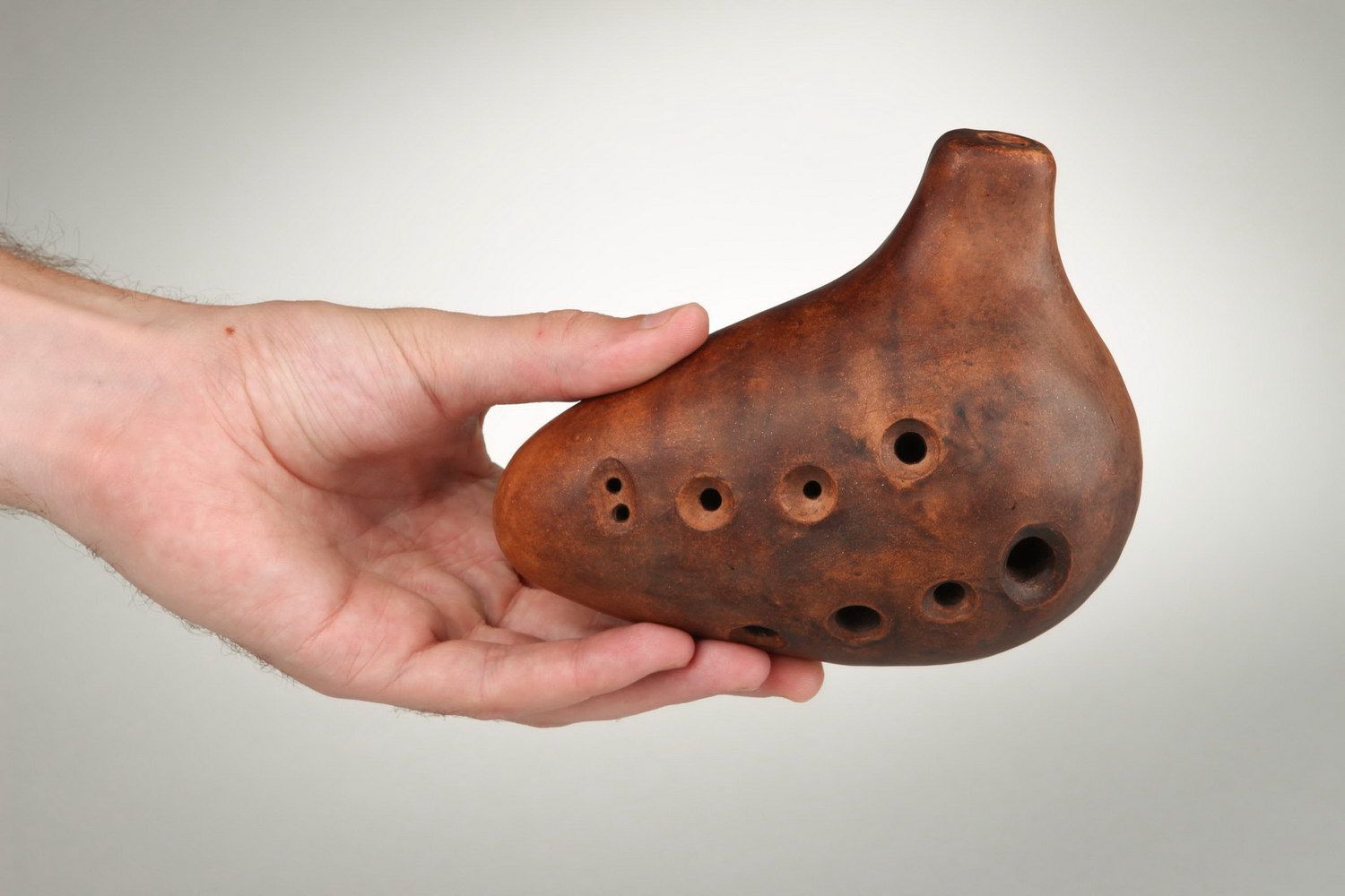Ceramic ocarina, globular flute with 8 holes photo 3