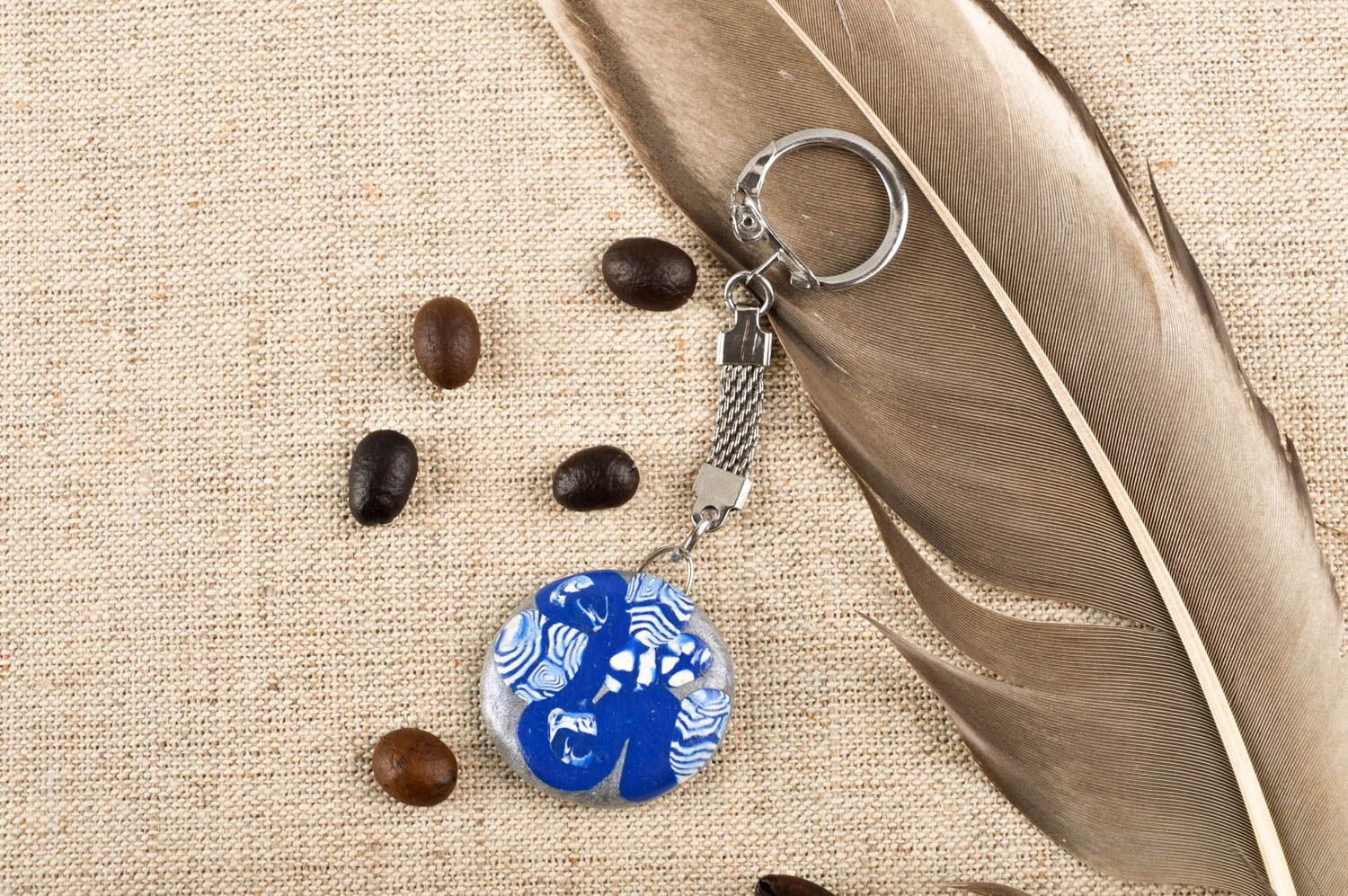Kleiner Schlüsselanhänger schöner greller Schlüssel Schmuck Geschenk handmade  foto 1