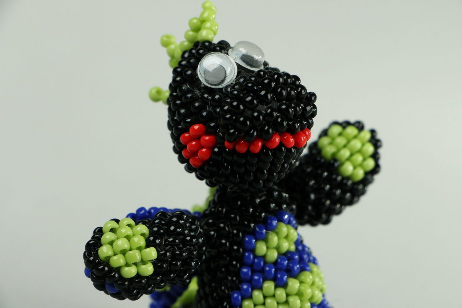 Little dragon toy made of beads photo 3