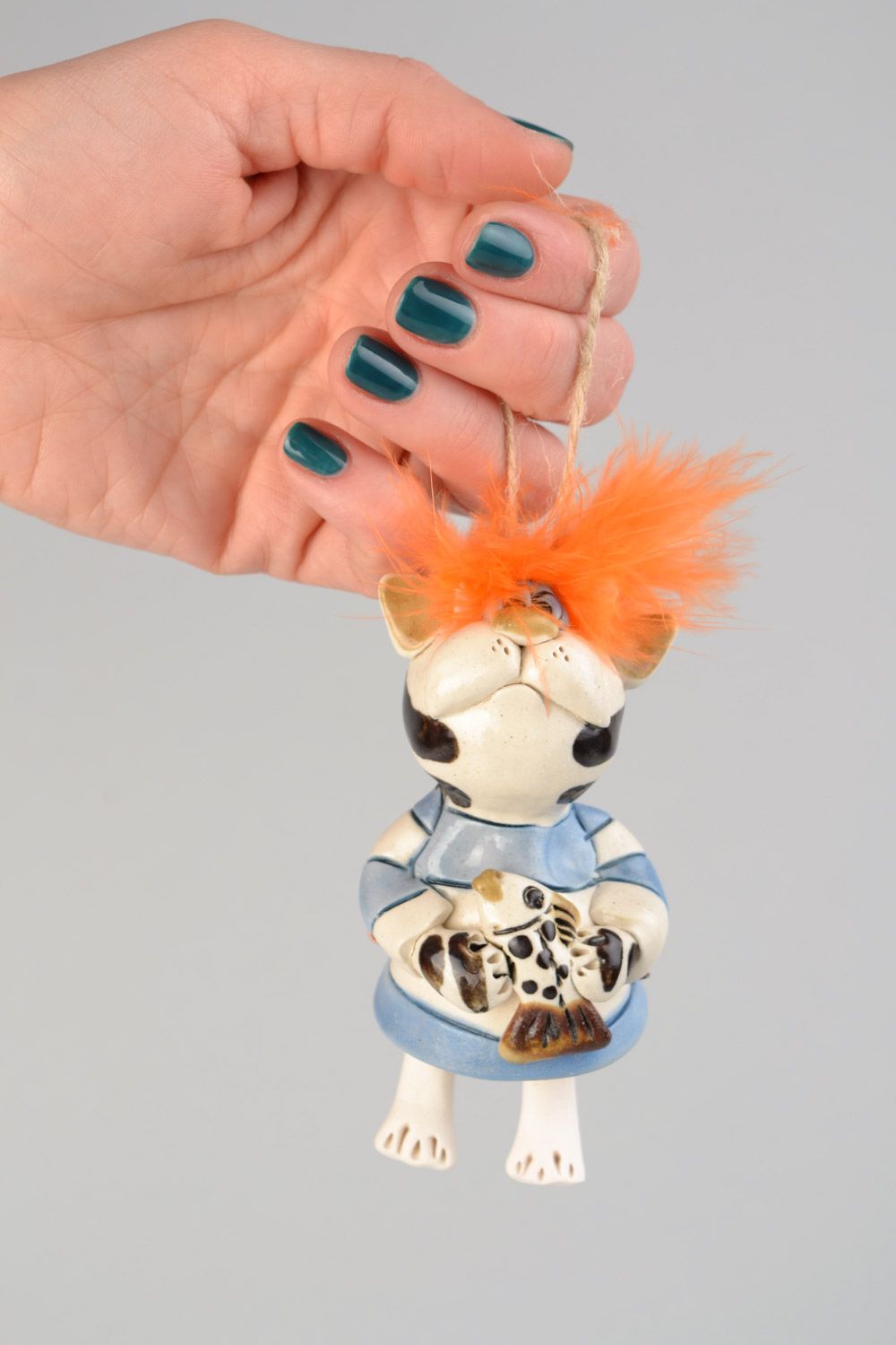 Campana de cerámica hecha a mano divertida gato con pez foto 1