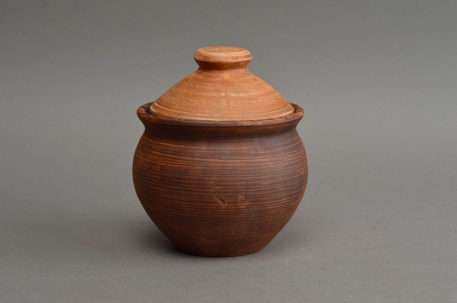 Small homemade pottery pot with lid molded of red clay ceramic 250-300 ml photo 2