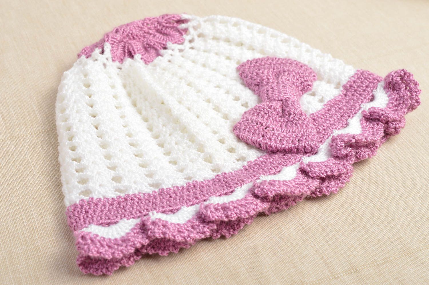 Bonnet tricot fait main Chapeau au crochet polyacrylique blanc Vêtement fille photo 1