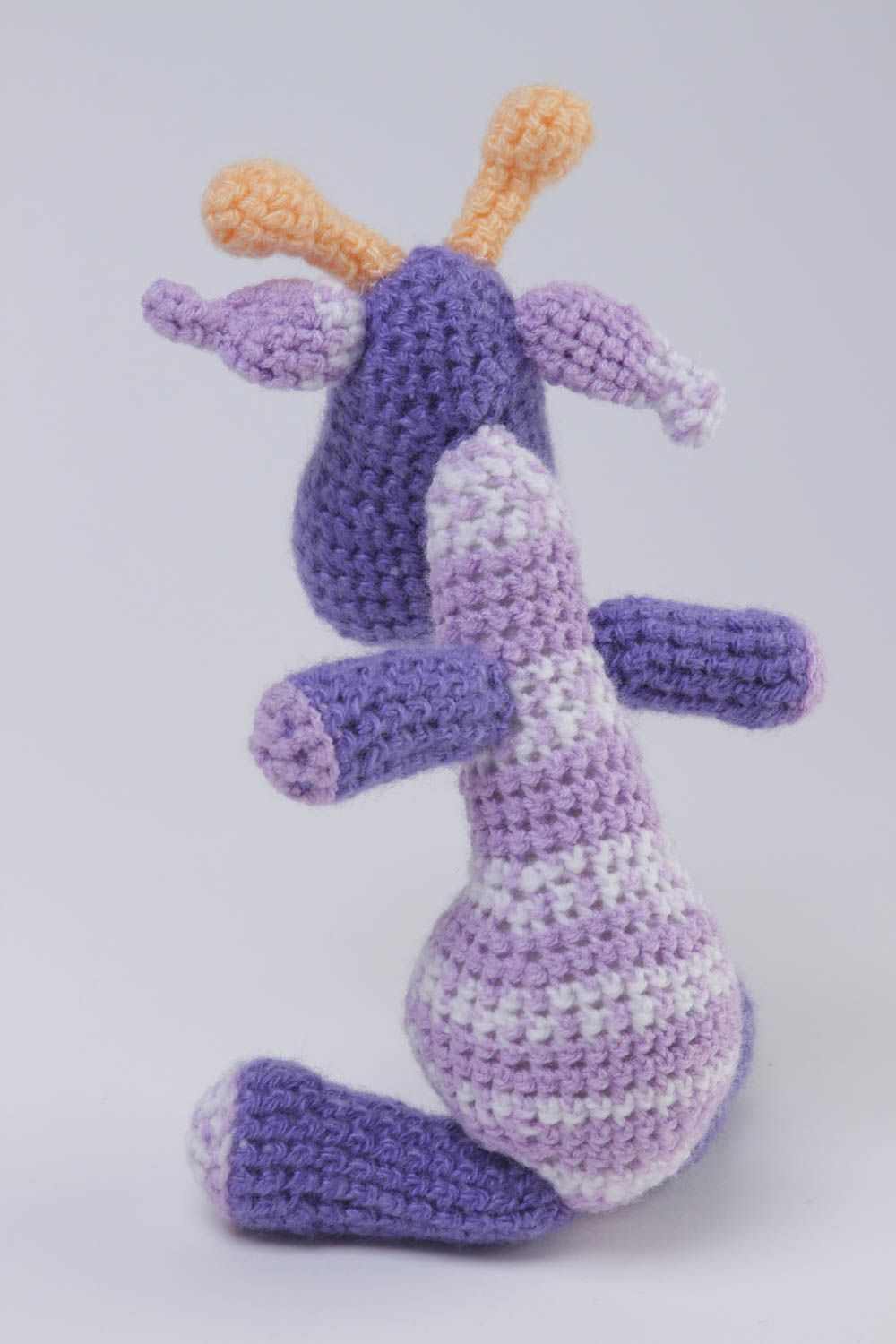 Peluche girafe violette faite main Jouet tricoté au crochet Cadeau enfant photo 4