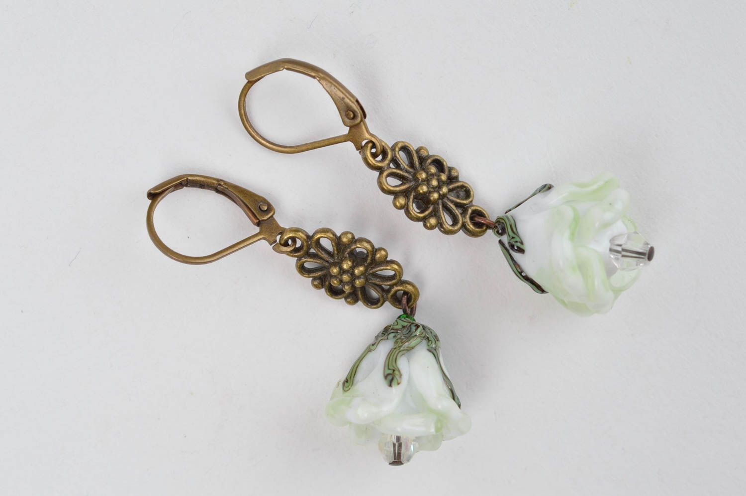 Handmade Glas Ohrringe Accessoire für Frauen Damen Schmuck weiße Blumen modisch foto 2