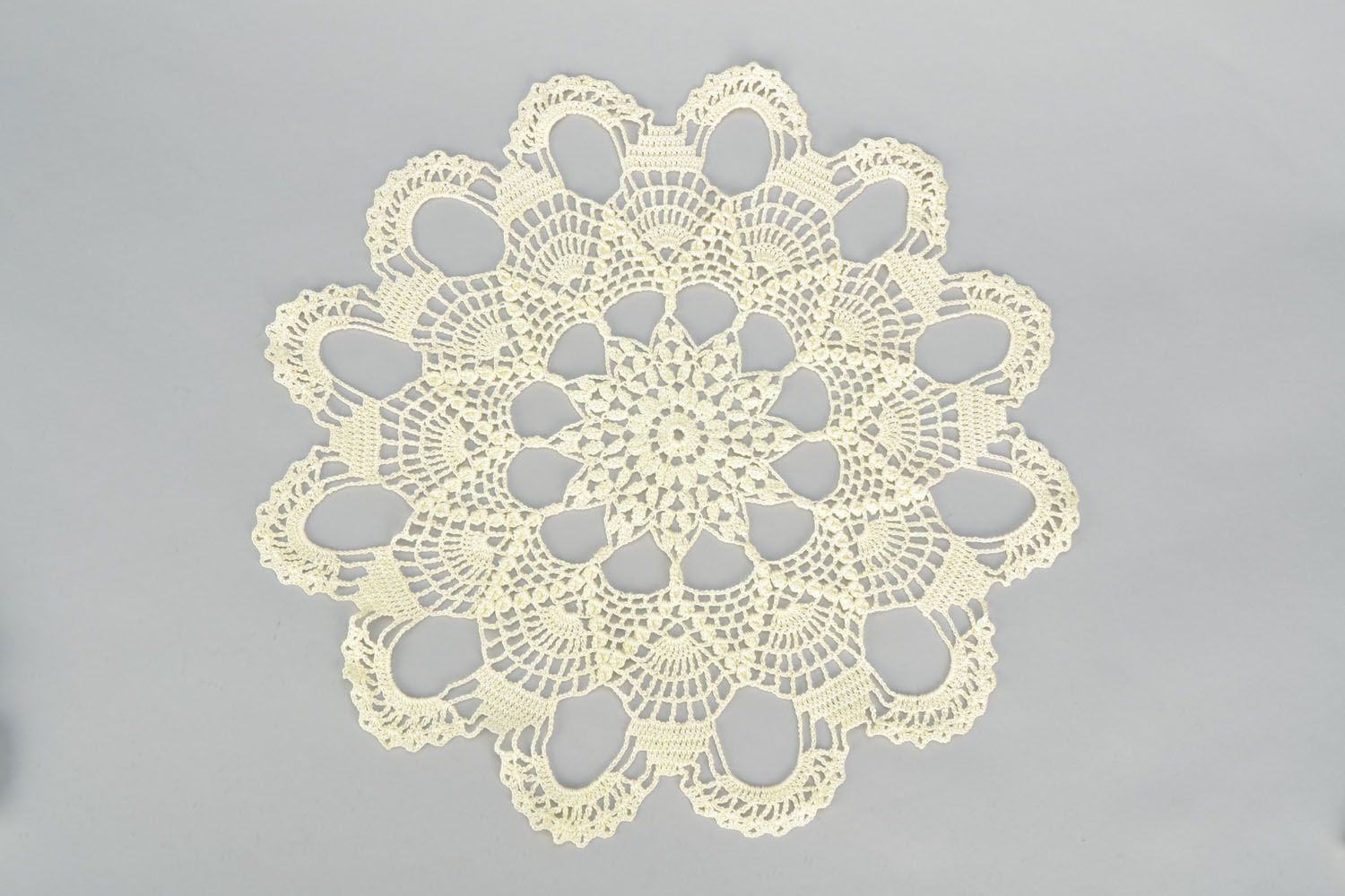 Lacy crochet napkin photo 3