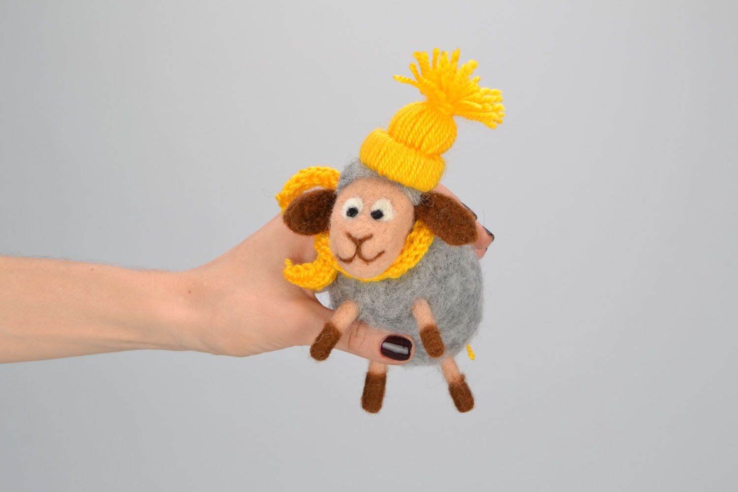 Juguete de peluche pequeño con forma de ovejita foto 2
