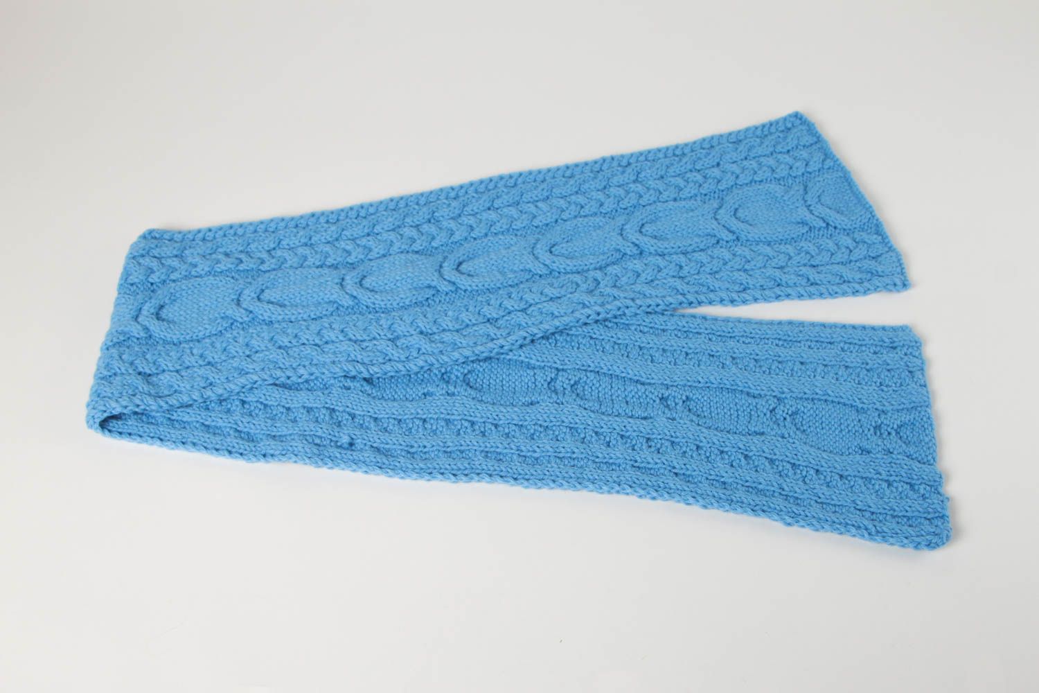 Шарф ручной работы шарф на шею голубой женский шарф с вязаными узорами красивый фото 2