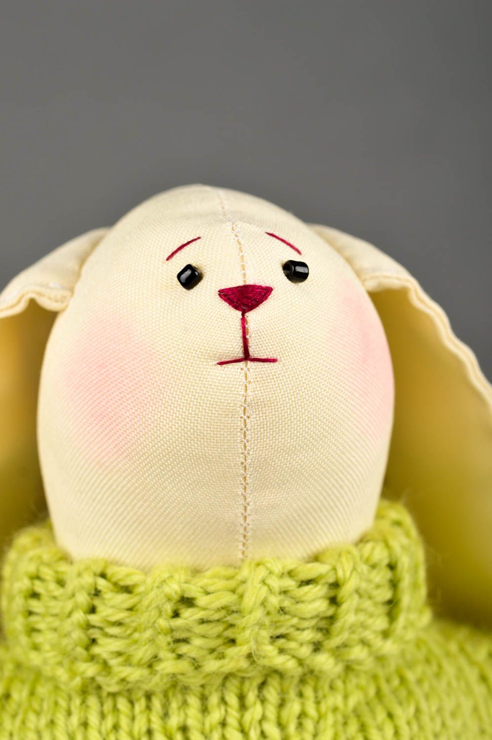 Juguete artesanal muñeco de peluche decorativo regalo original Conejo de tela foto 4