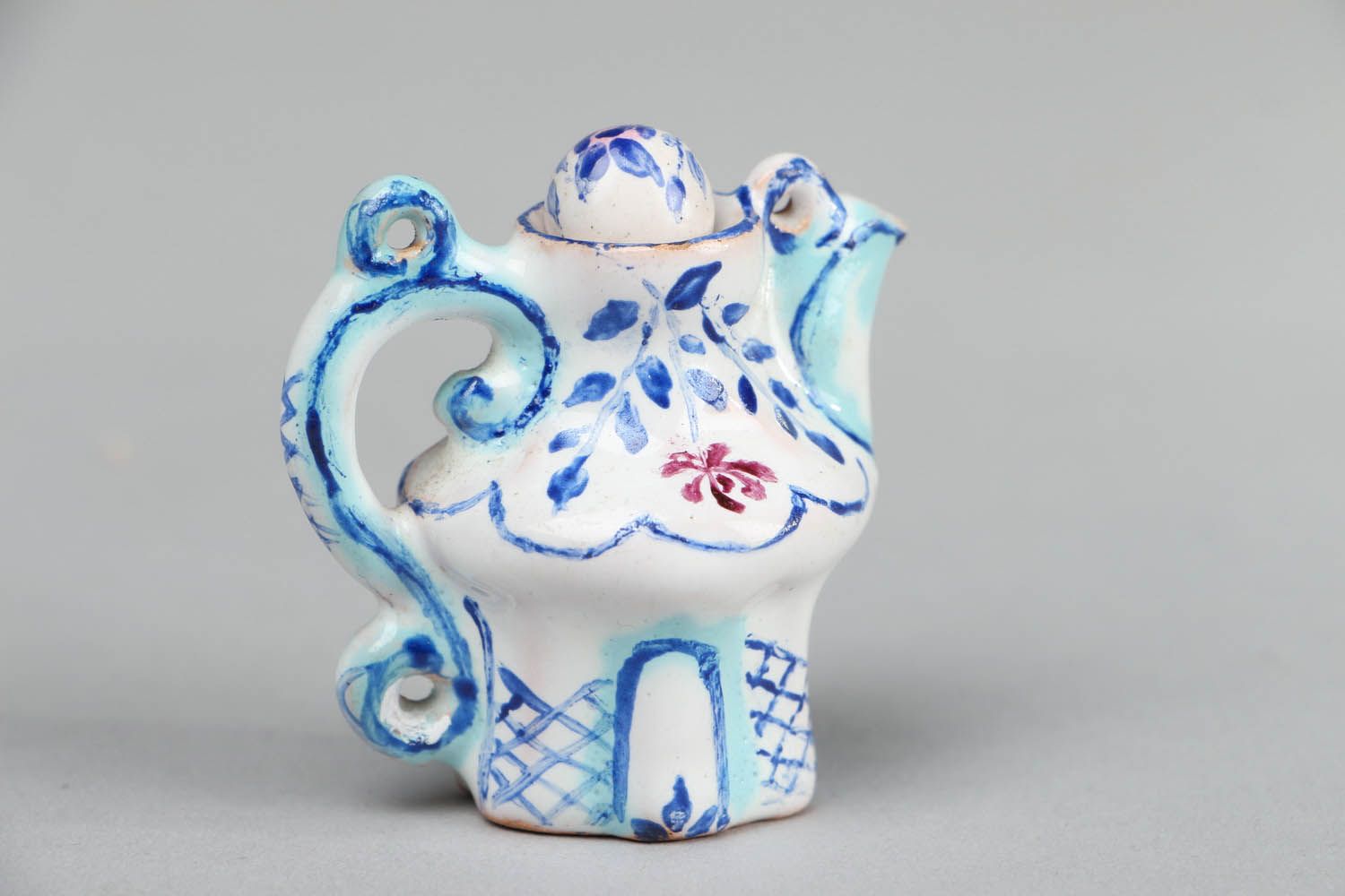 Small decorative teapot photo 1
