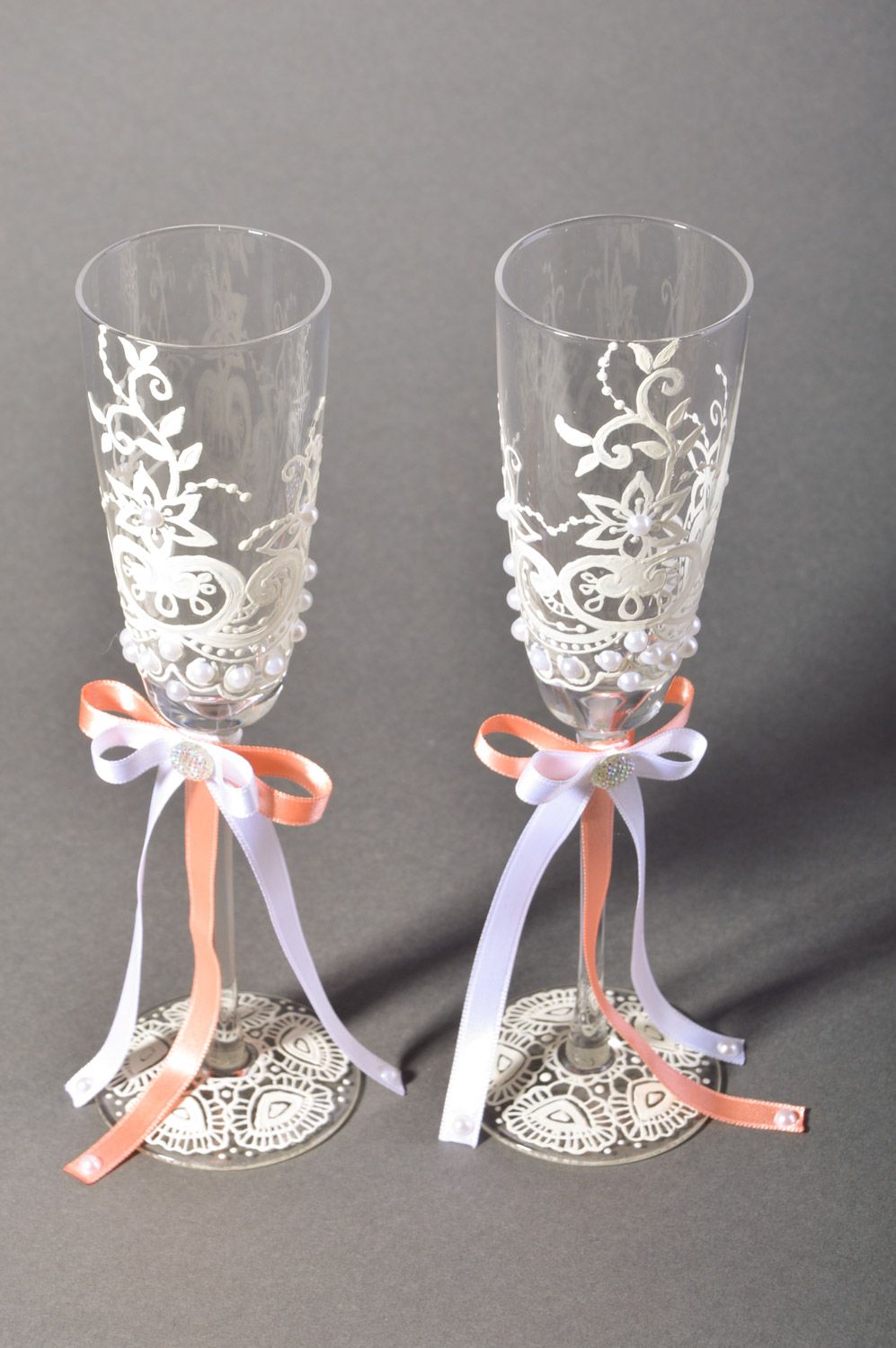 Set of handmade painted white wedding glasses with ribbons and beads 2 items photo 2