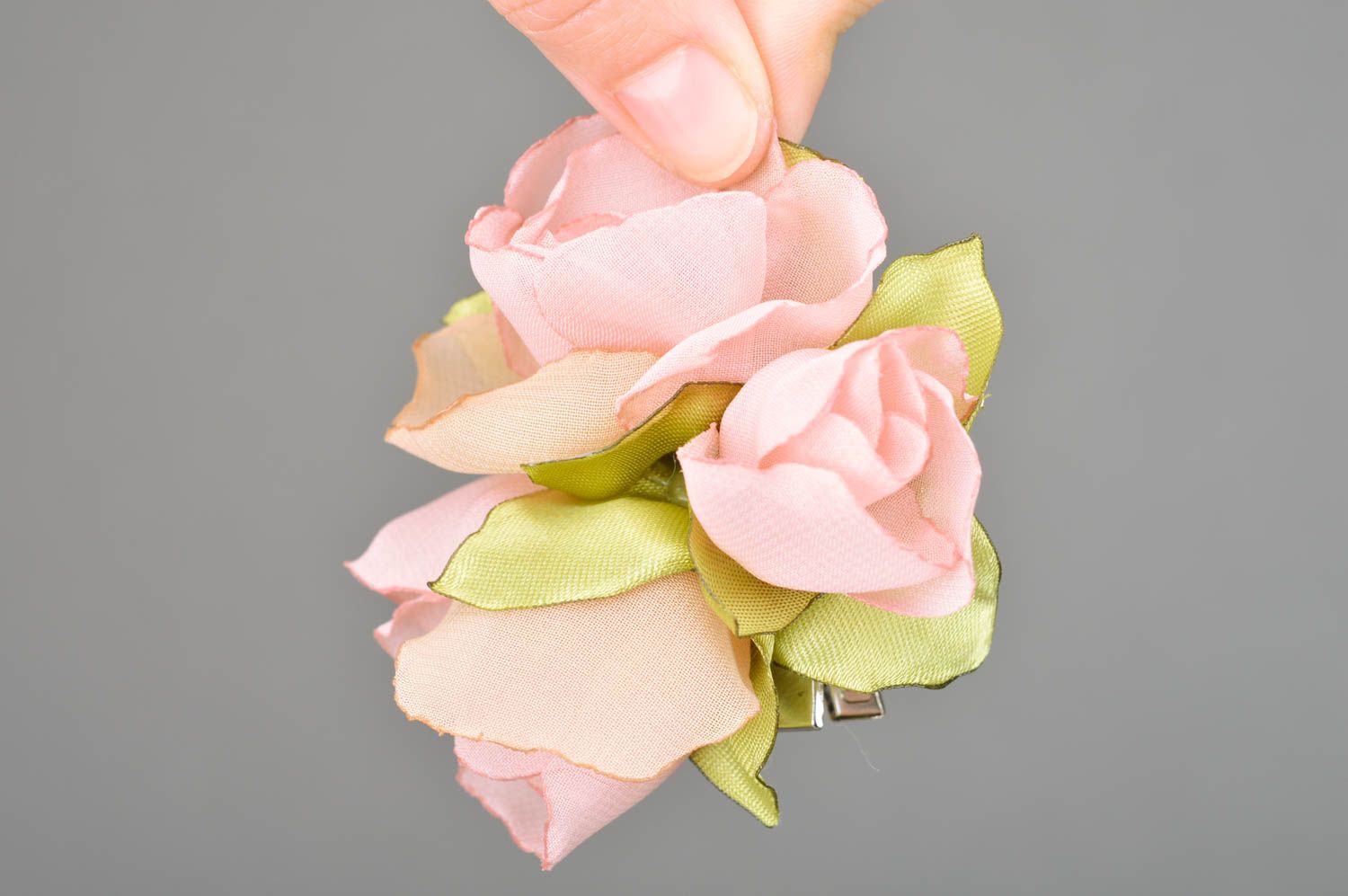 Handmade hair clip brooch with three chiffon and satin fabric pink rose flowers photo 3