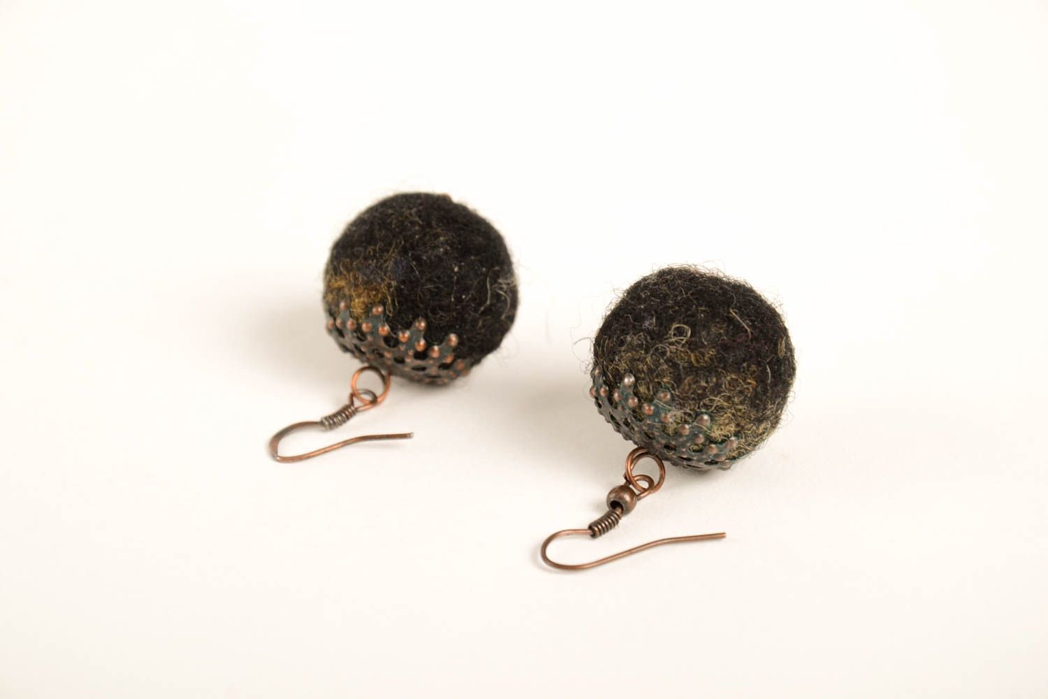 Unusual handmade felted wool earrings ball earrings cool jewelry designs photo 3