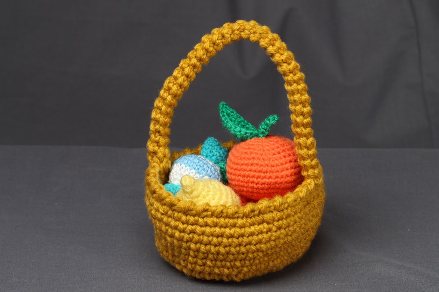 Crochet toy Basket with Fruit photo 1