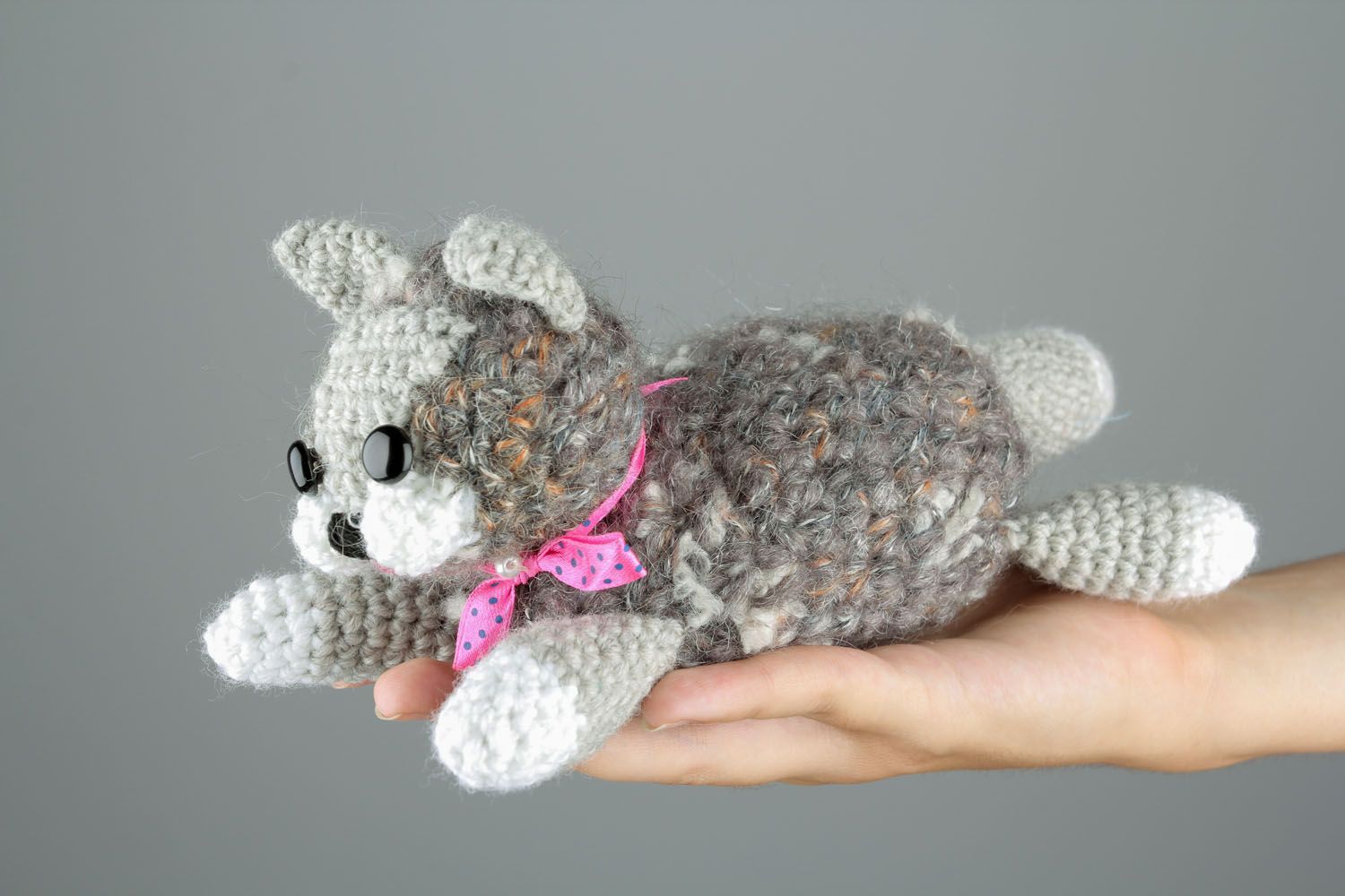 Giocattolo a maglia fatto a mano pupazzo a forma di gatta a uncinetto foto 2