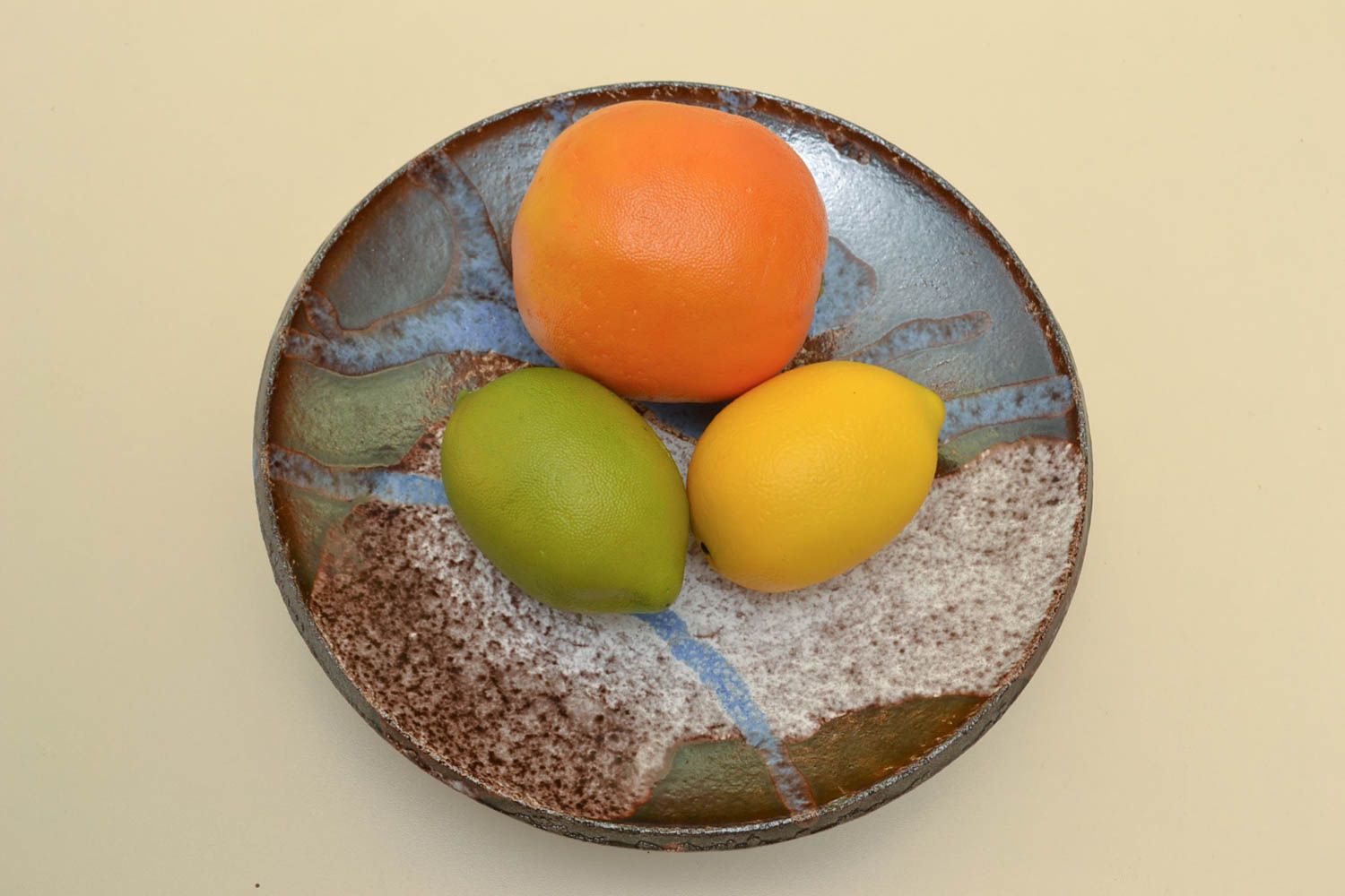 Глиняная тарелка с глазурью ручная работа  фото 5