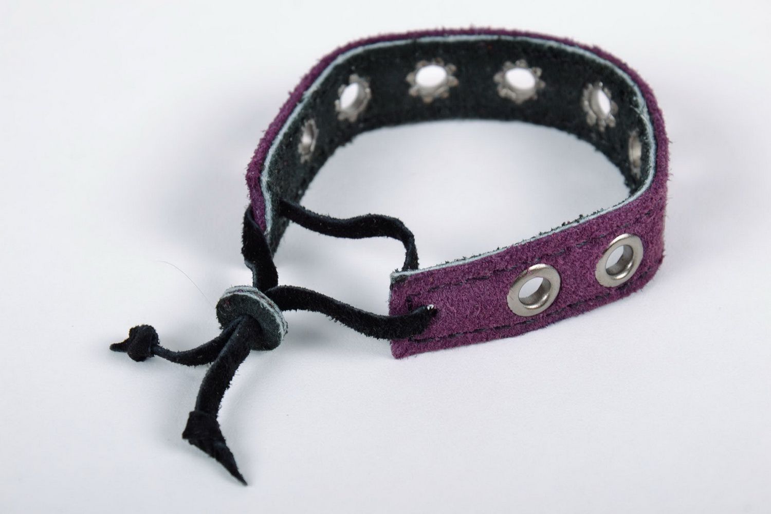 Bracelet fait main violet en cuir  photo 4
