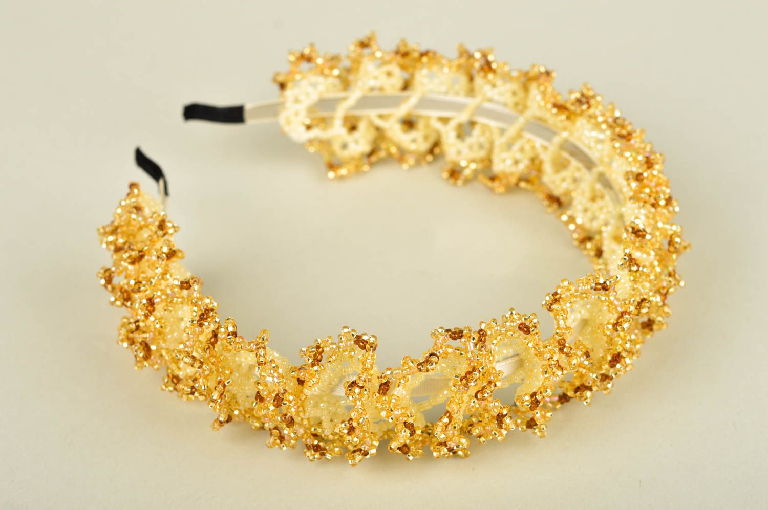 Handmade Glasperlen Schmuck Haarreif mit Perlen Accessoire für Haare goldfarben foto 2