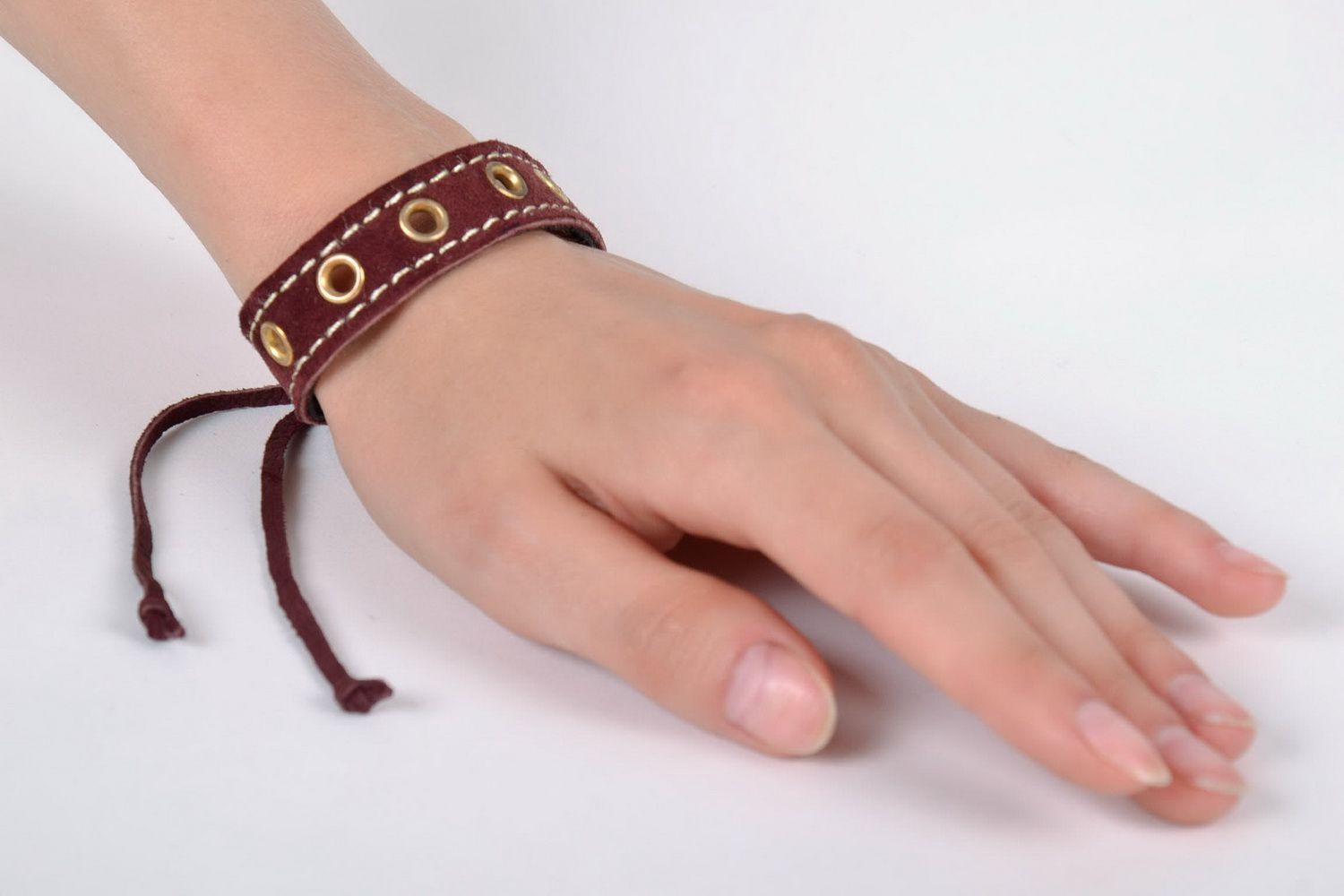 Leather bracelet with rivets photo 5