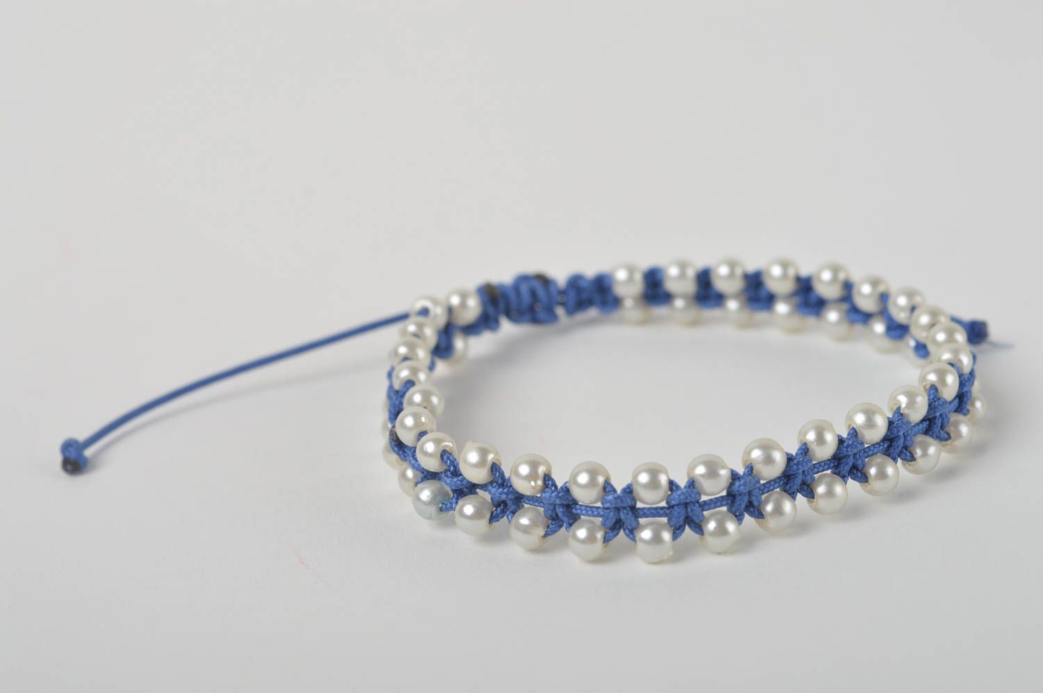 Bracelet textile Bijou fait main bleu fin tressé avec perles Cadeau femme photo 2