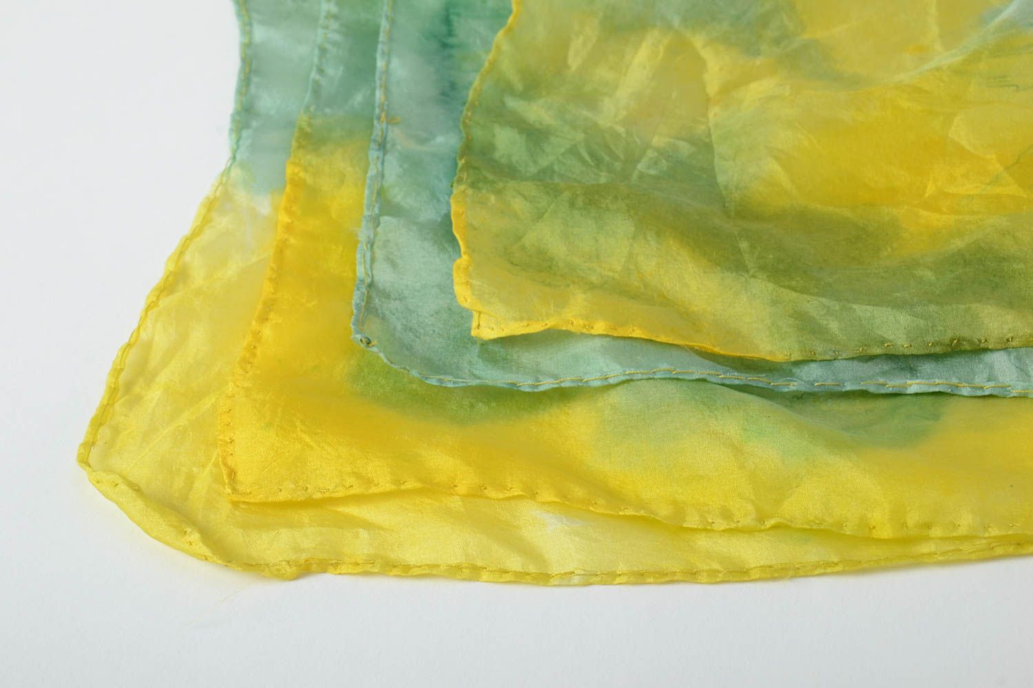 Écharpe soie Accessoire fait main jaune vert Cadeau femme original avec peinture photo 4