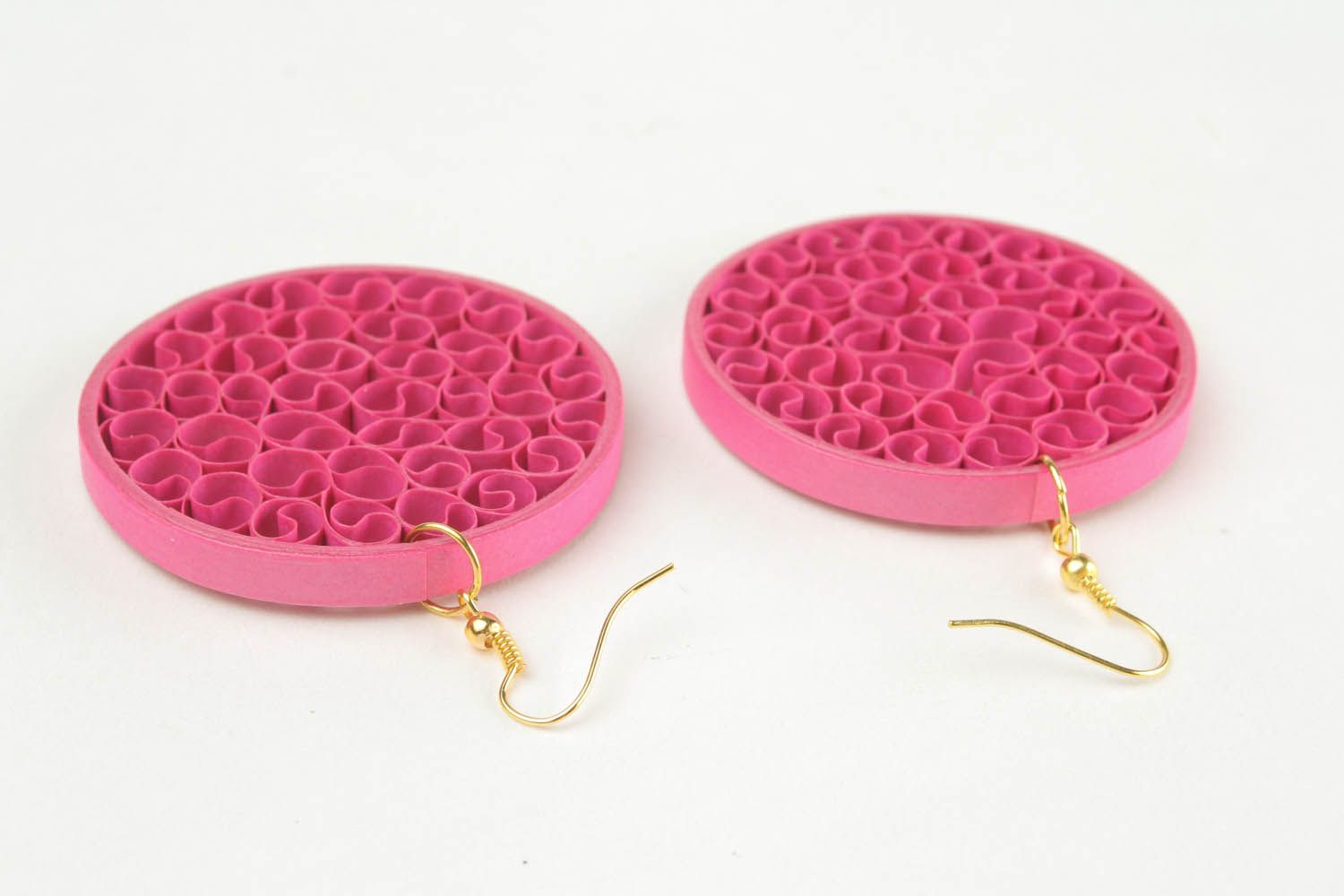 Round bright pink paper earrings photo 2