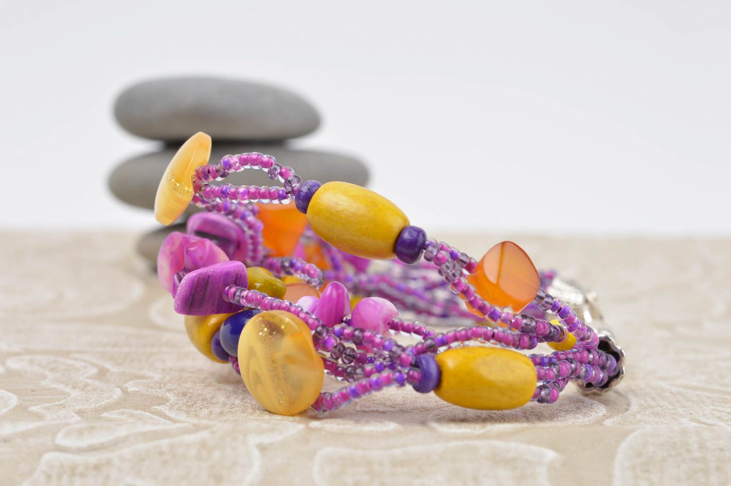 Bracelet multicolore Bijou fait main Accessoire pour femme perles de rocaille photo 1