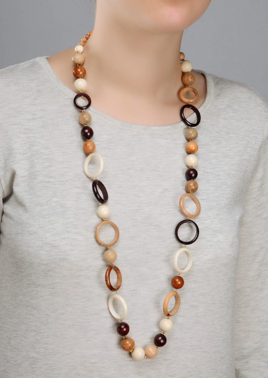Wooden bead necklace photo 3