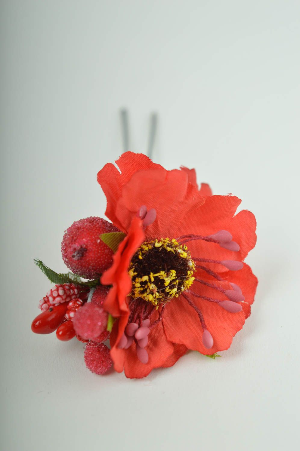 Épingle à cheveux fleur rouge faite main en métal Accessoire pour femme photo 4