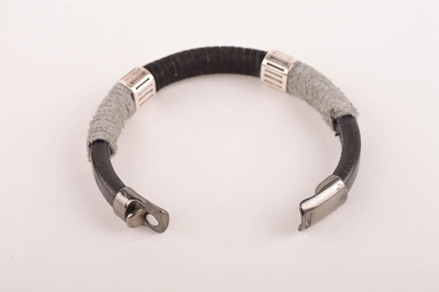 Bracelet tendance Bijou fait main en cuir avec fermoir aimanté Cadeau pour femme photo 5
