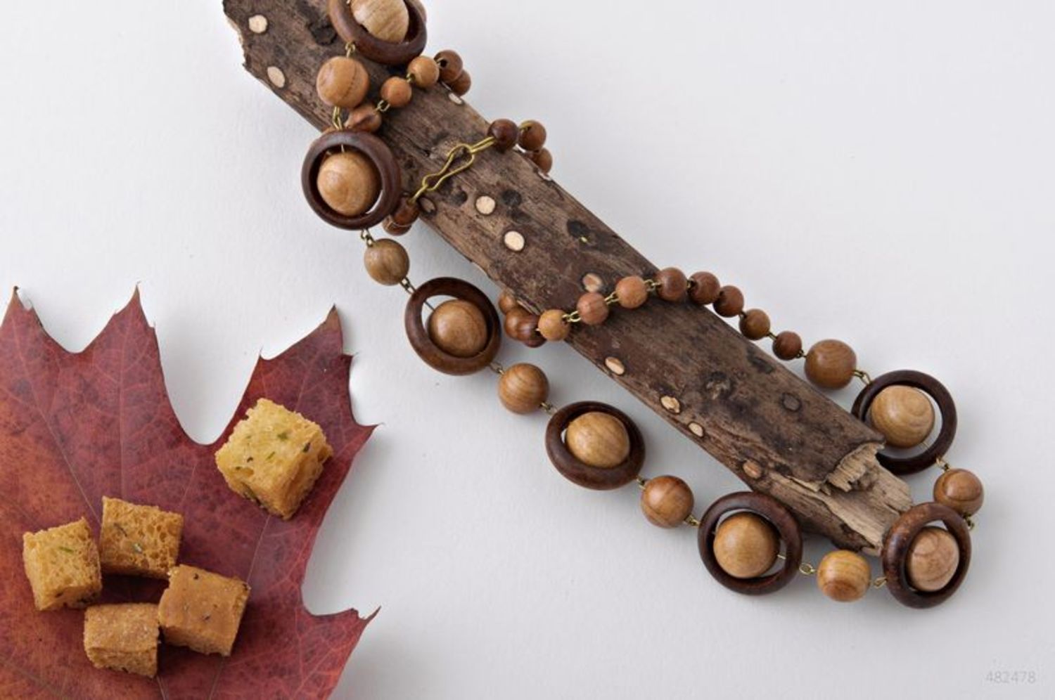Long wooden beads photo 4
