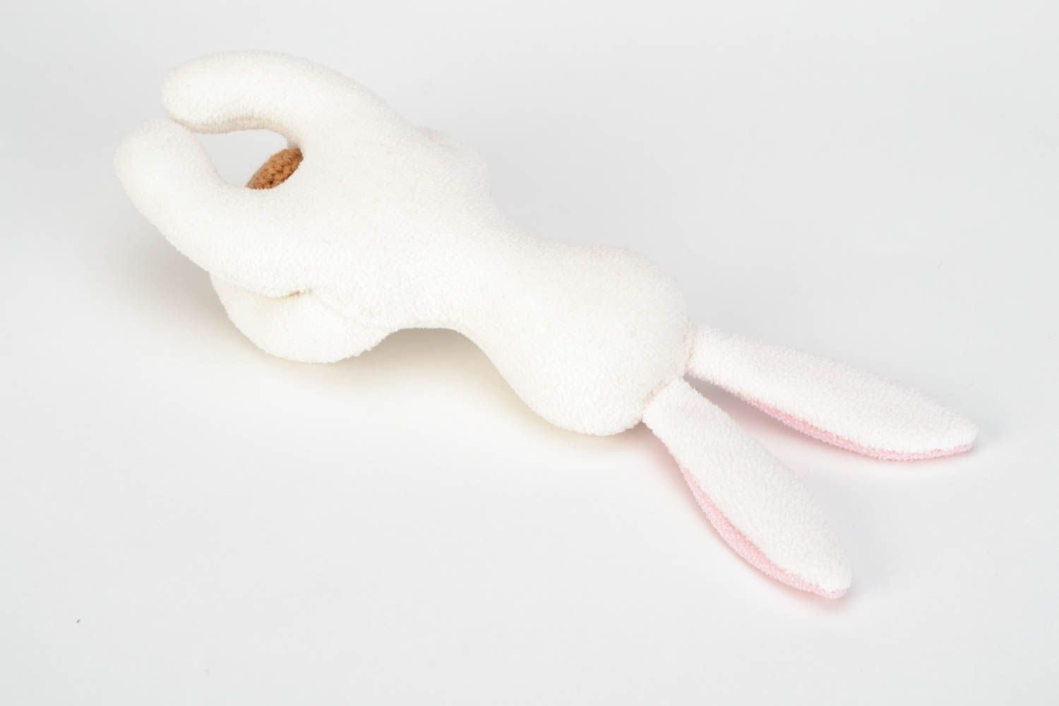 Handmade Kuscheltier Hase in Weiß aus Fleece mit gehäkeltem Osterbrot für Haus Dekor foto 5