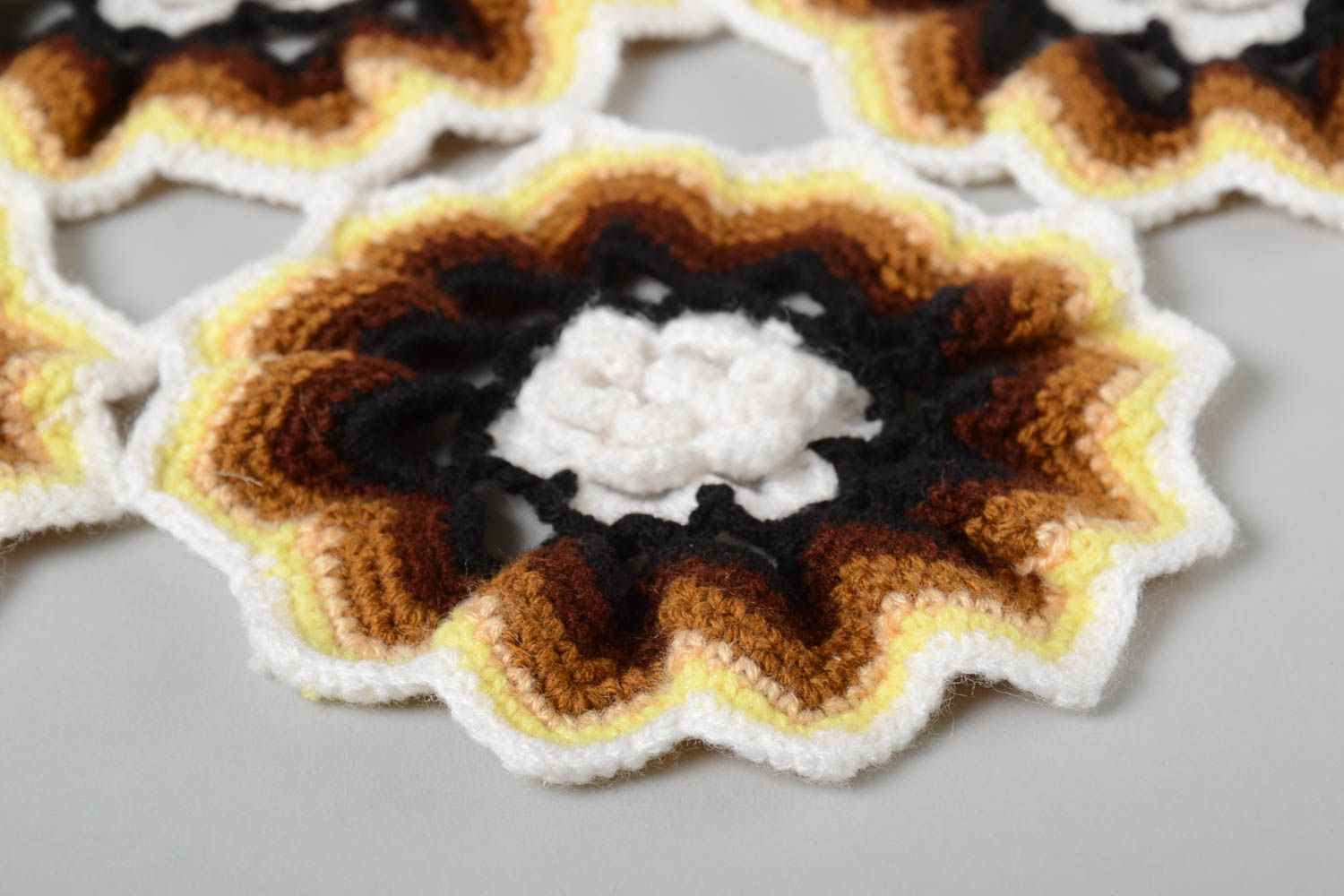 Napperon tricot fait main Déco cuisine au crochet brun blanc design Cadeau femme photo 3