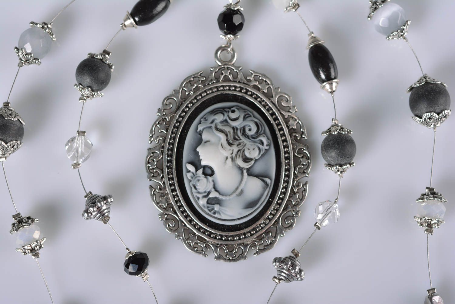 Beautiful handmade beaded necklace cameo pendant bead weaving cool jewelry photo 2