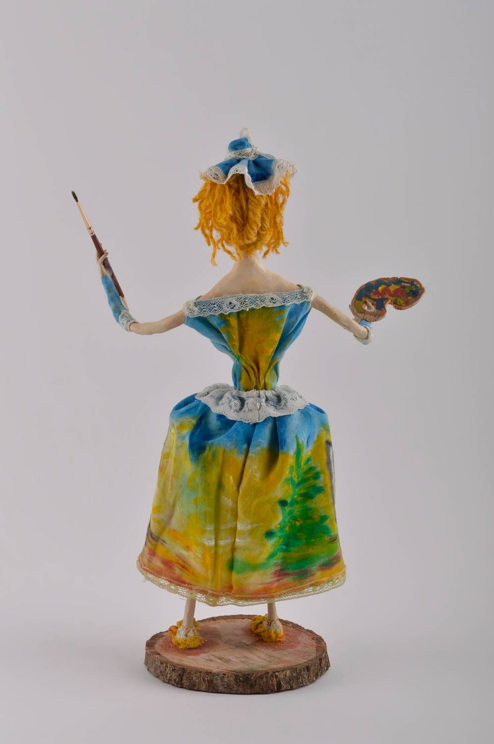 Игрушка ручной работы яркая авторская кукла в виде девушки дизайнерская кукла фото 4
