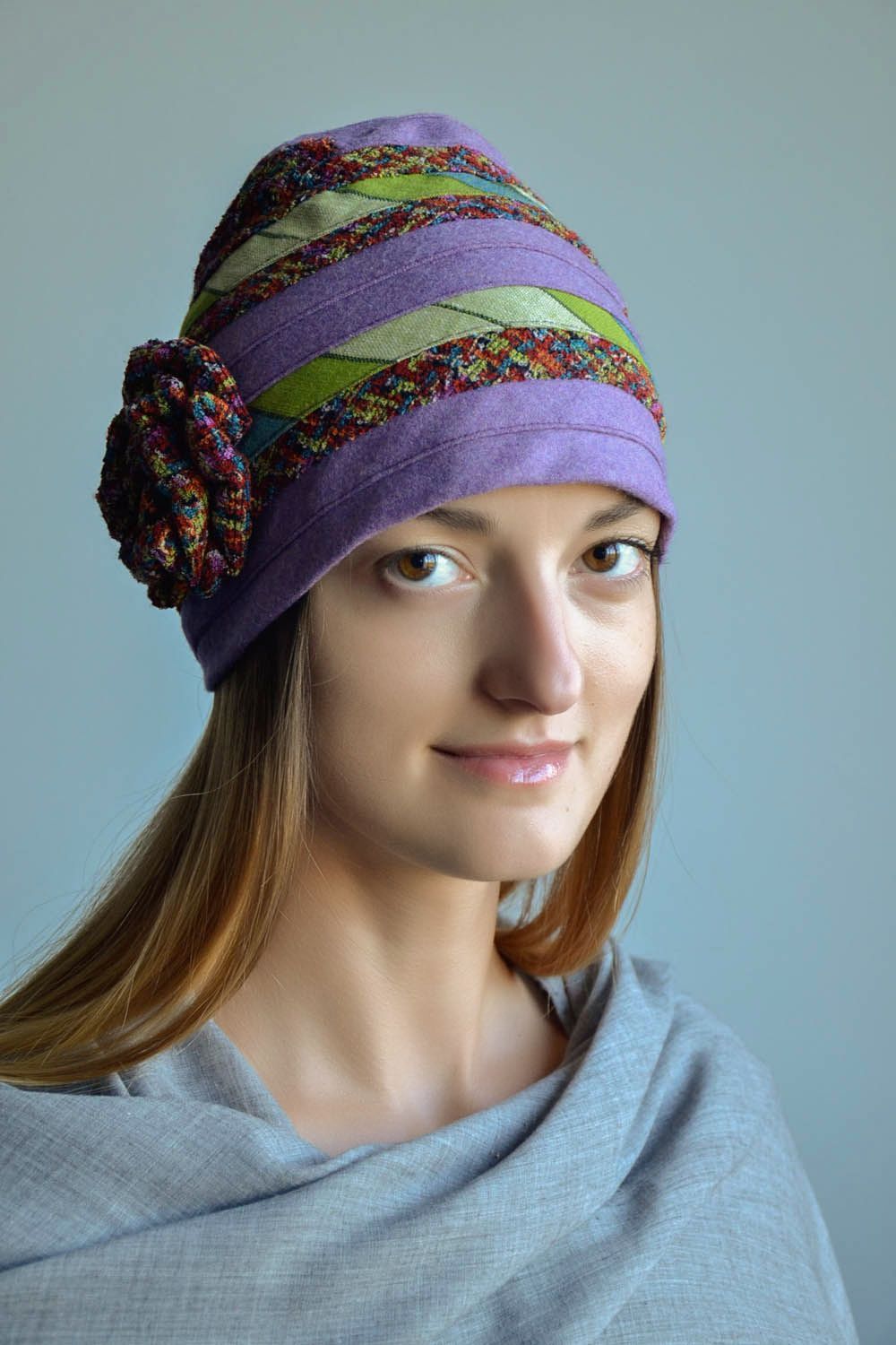Фиолетовая женская шапка фото 5
