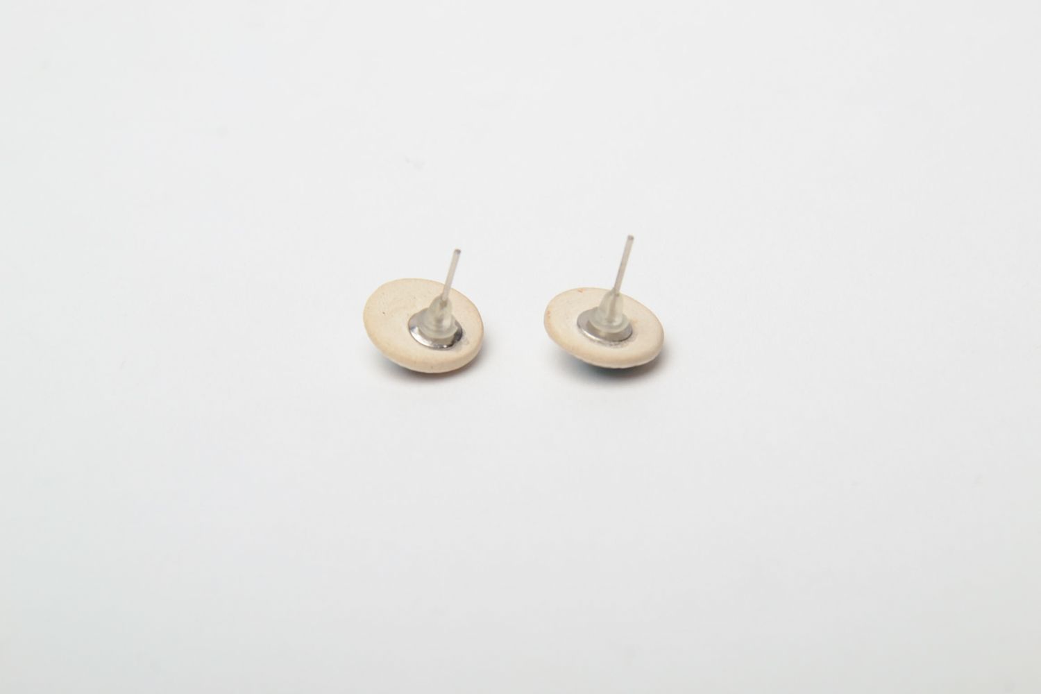 Boucles d'oreilles puces rondes faites main photo 5